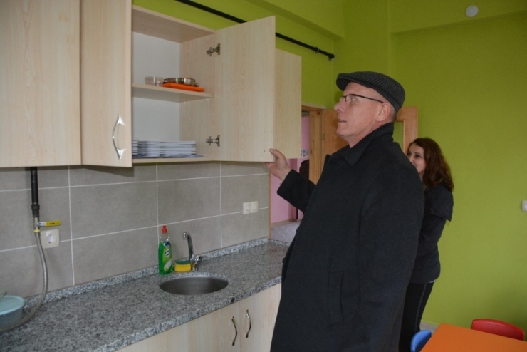 İzmit Belediyesinden Çocuklara Sürpriz