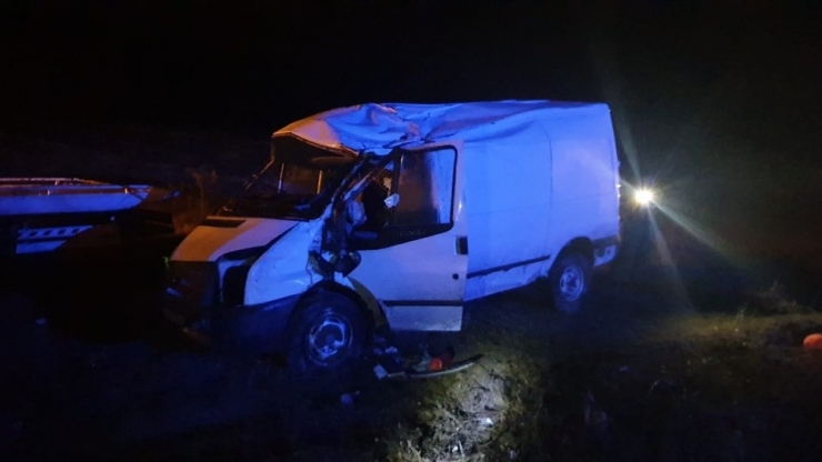 Tosya’da Minibüs Takla Attı: 3 Yaralı