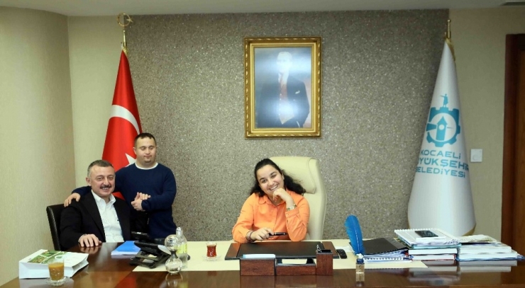 Başkan Büyükakın, Koltuğunu Özel Öğrencilere Bıraktı