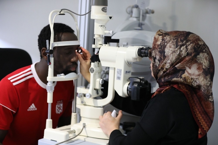 Sivasspor’un Transferi Camara, Sağlık Kontrolünden Geçti