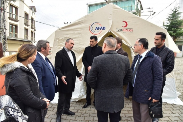 Büyükşehir Depremzedelerin Yanında