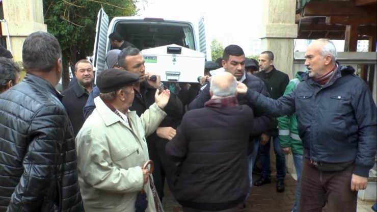 Kaybolduğu Karda Bulunan Çiftçinin Cenazesi Defnedildi