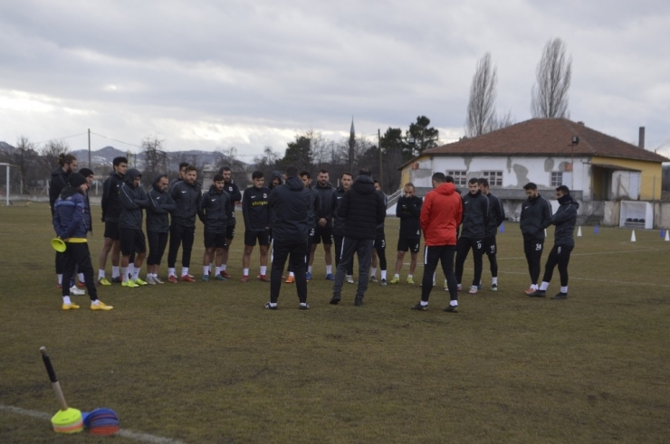 Tki Tavşanlı Linyitspor, Yenişehir Belediyespor Deplasmanına Hazırlanıyor