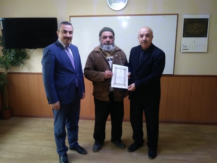 Hayırsever Vatandaş Arsasını Diyanet Vakfı’na Bağışladı