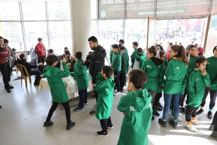 Minik Yüreklerden Elazığ’a Yardım