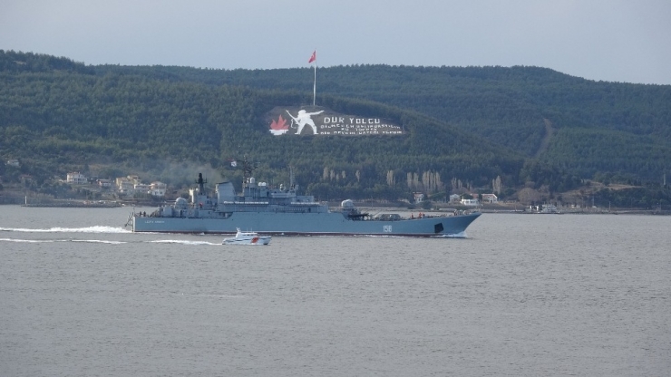 Rus Savaş Gemisi Çanakkale Boğazı’ndan Geçti