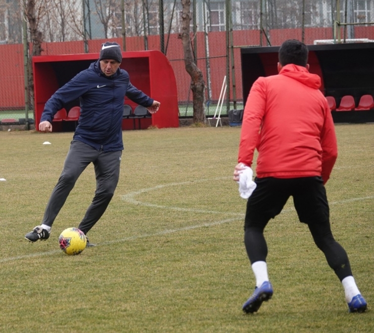 Gençlerbirliği, 3 Eksik İle Medipol Başakşehir Maçının Hazırlıklarını Tamamladı