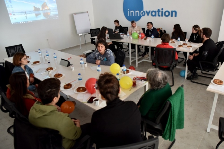 Tepebaşı Sosyal Kuluçka Merkezi’nde Fikir Atölyesi