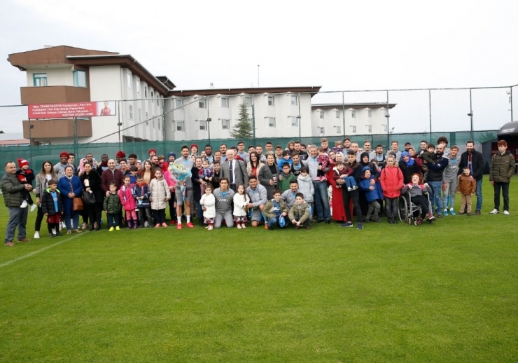 Trabzonspor, Fenerbahçe Maçı Hazırlıklarına Bir Günlük İznin Ardından Başladı