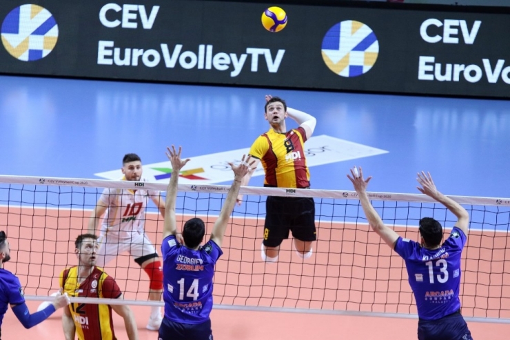 Türk Takımları, Voleybolda Avrupa Kupalarında Sahaya Çıktı