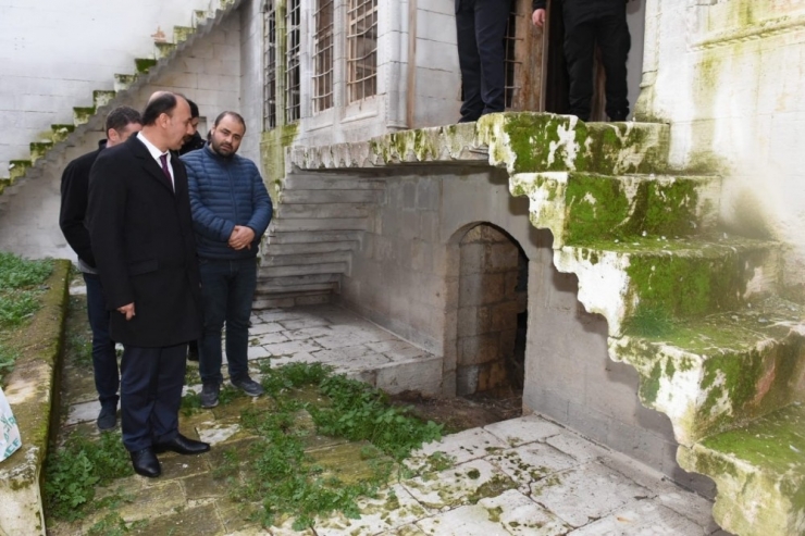 Vali Erin, Tarihi Konaklarda İncelemelerde Bulundu