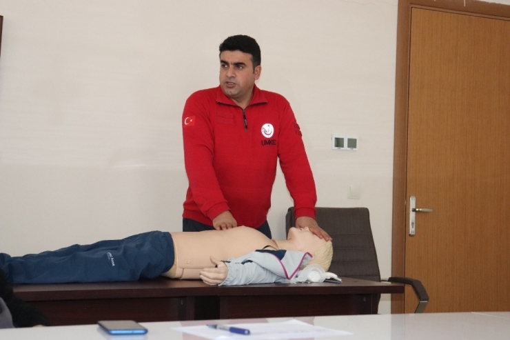 Ağrı’da Basın Mensuplarına İlk Yardım Eğitimi Verildi