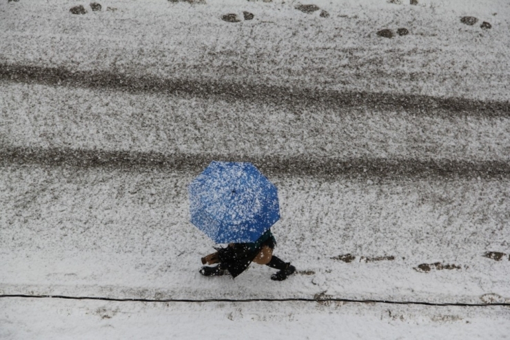 Soğuk Hava Yerini Kar Yağışına Bıraktı
