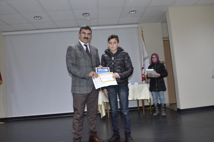 Okul Destek Projesi Kapsamında Başarılı Öğrenciler Ödüllendirildi