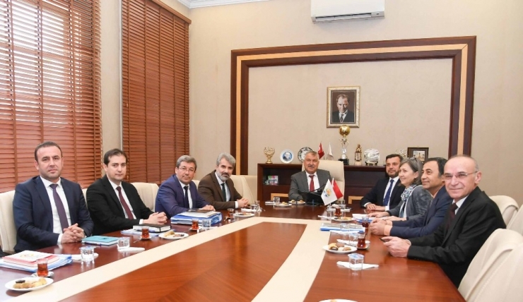 Chp’li Büyükşehir Ve Ak Parti’li Yüreğir’den Birlikte Çalışma Kararlılığı