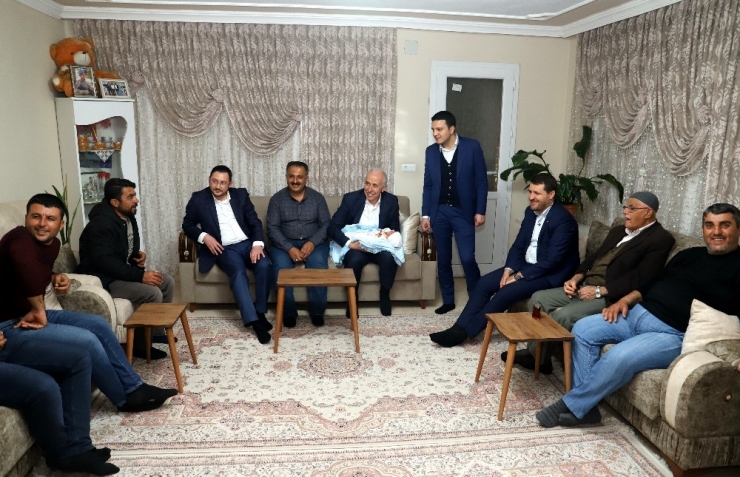 ’Hoş Geldin Bebek’ Projesinde 200’ncü Bebeğe Ulaşıldı