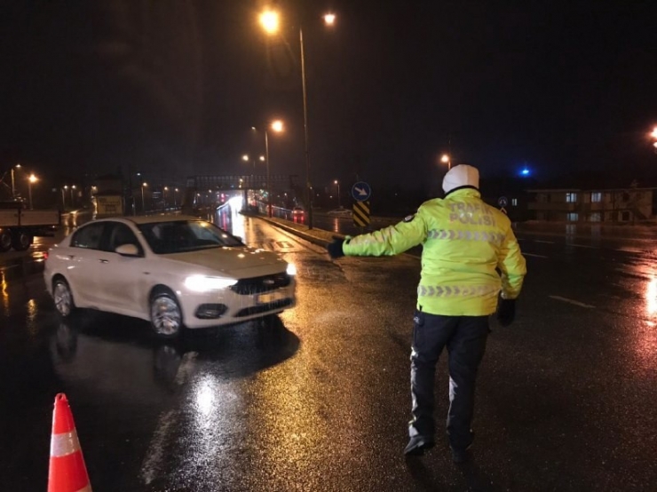 Kar Nedeniyle Kapanan Bolu Dağı Trafiğe Açıldı