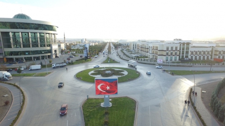 Aso 1. Osb Başkanı Niyazi Akdaş: “Bölgemiz 40 Bin Kişinin Çalıştığı Bir Sanayi Şehri”