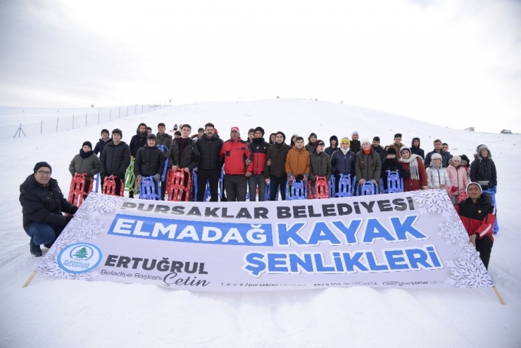Başkan Ertuğrul Çetin’den İkinci Karne Hediyesi