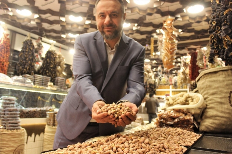 Aracıyı Ortadan Kaldırdı, Kaliteli Ürünü Uygun Fiyata Sunuyor