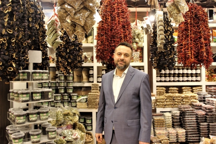 Aracıyı Ortadan Kaldırdı, Kaliteli Ürünü Uygun Fiyata Sunuyor