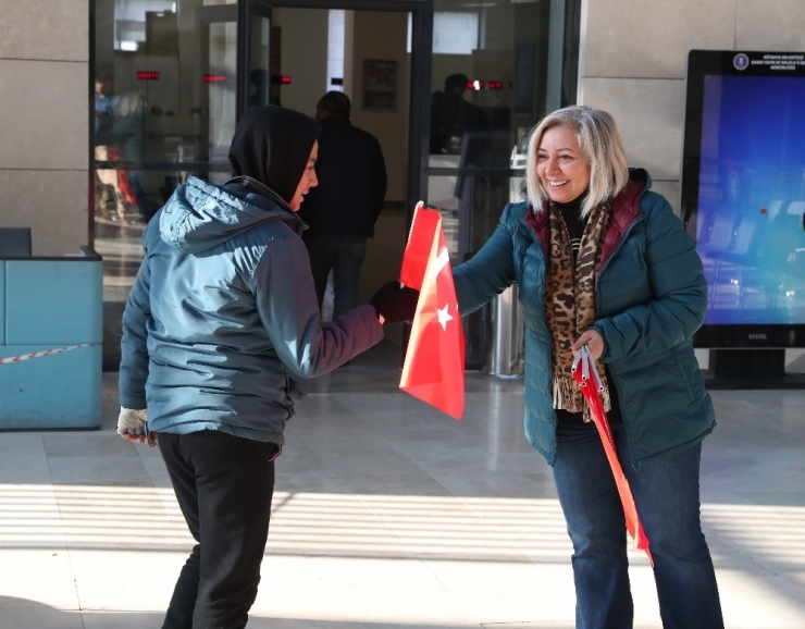 Başkan Alim Işık: "Hiç Kimse Bayrağımıza El Uzatamaz"