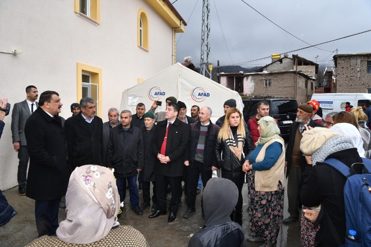 Perihan Savaş Deprem Bölgesinde