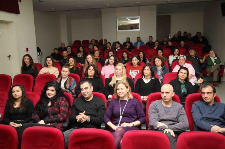 Bayraklı Belediyesinde Personele Etkili İletişim Semineri