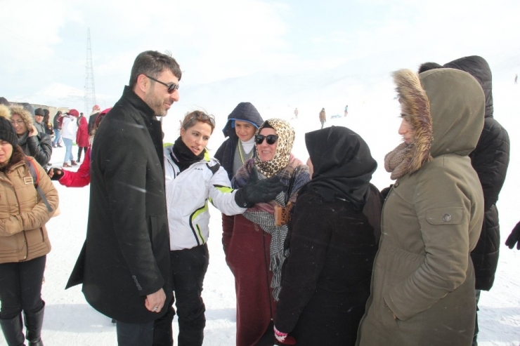 Bitlis Belediyesinden Kursiyerlerine Kayak Jesti