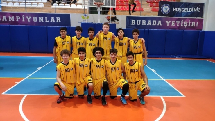 Kazanan Dostluk Oldu