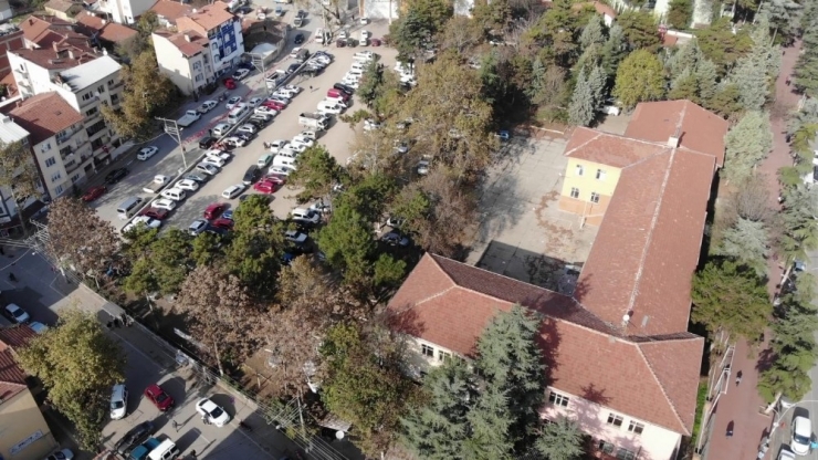 Depreme Dayanıklı Olmayan Okul Belediye Tarafından Yıkıldı