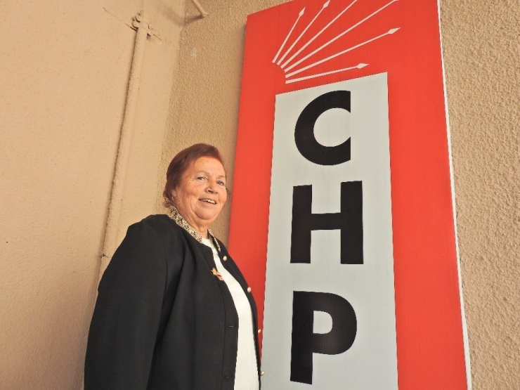 Chp Çeşme Kadın Kolları Kongresini Yaptı