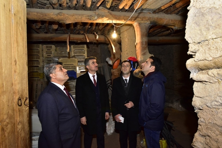 Kale’de Yaralar Sarılıyor