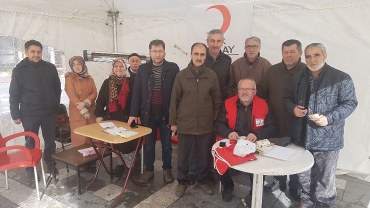 Devrek’te Elazığ İçin Yardım Çadırı Kuruldu