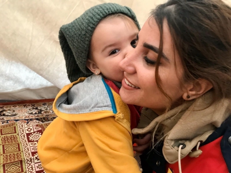 Jandarmanın Kadın Personelleri, Depremzede Çocukları Yalnız Bırakmıyor
