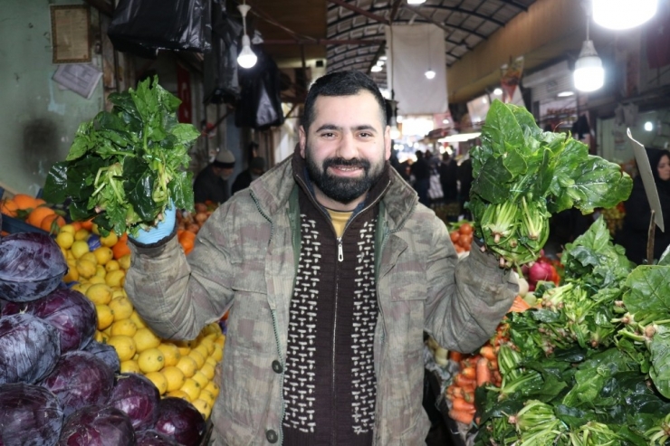 Ispanağın Fiyatı Cep Yakıyor