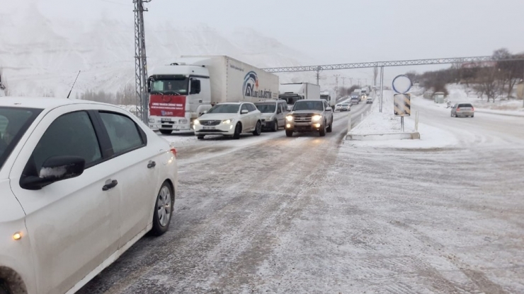 Gürün-sivas Karayolu Ulaşıma Kapandı
