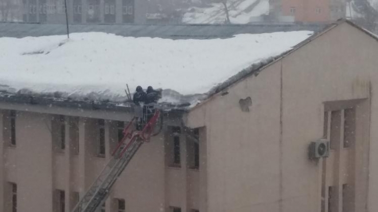 Hakkari’de Klima Buz Tuttu