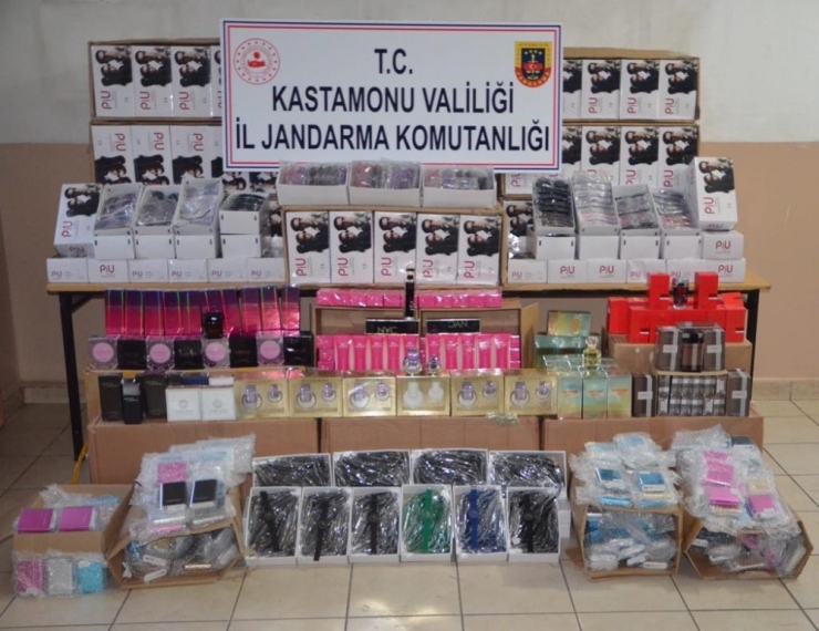 Kargo Kamyonundan 945 Bin Tl’lik Kaçak Eşya Çıktı