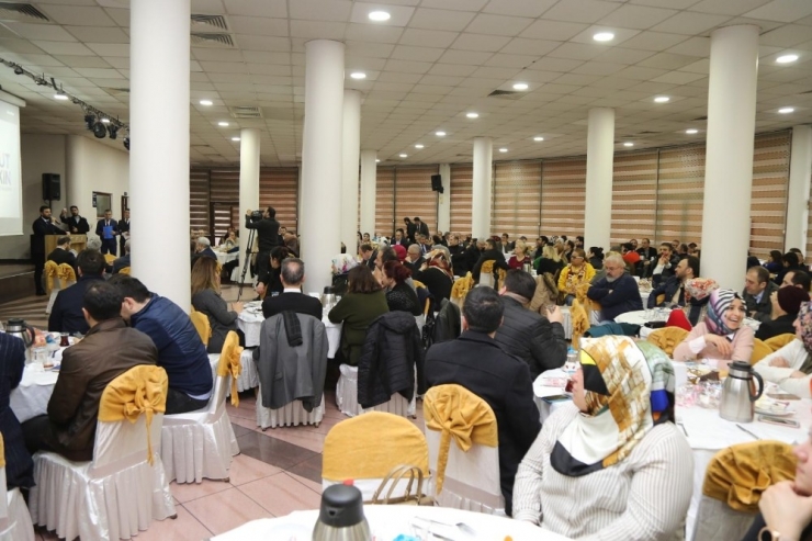 Kağıthane Belediyesinin Eğitime Desteği Sürüyor