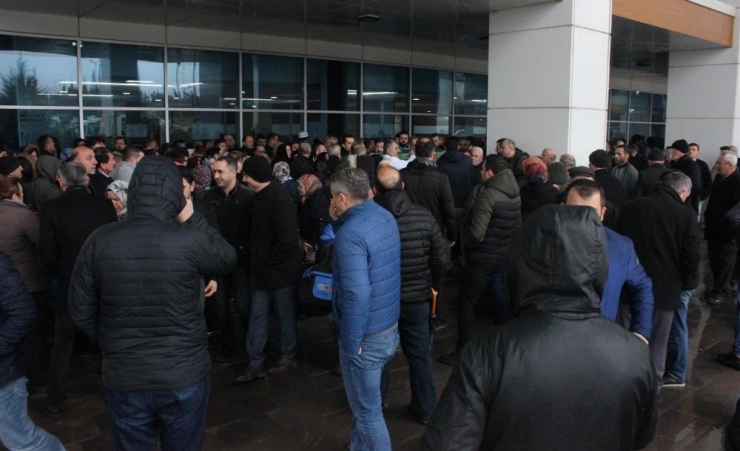 Kalbine Yenik Düşen Sağlık Memuru İçin Tören