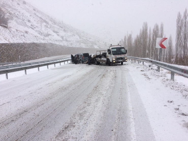Kar Yağışı Ve Tipi Kop Dağı Geçidi’nde Ulaşımın Aksamasına Neden Oldu
