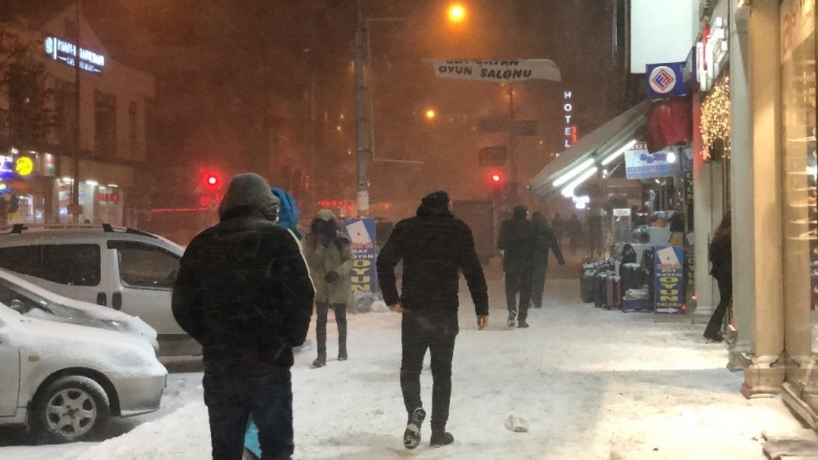 Kars’ta Kar Ve Tipi Hayatı Olumsuz Etkiledi
