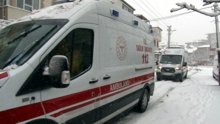 3 Kişi Karbonmonoksit Gazından Zehirlendi