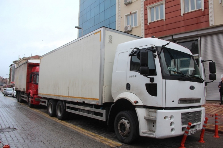 Malatya Barosu’ndan Deprem Bölgesine 2 Tır Yardım