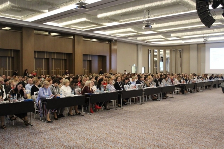 Türk Doktordan Ukraynalı Kadın Doğum Uzmanlarına ‘Kadın Hastalıkları’ Semineri