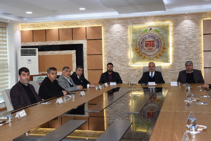 Başkan Özcan: "25 Tır Yardım Geri Gönderildi"