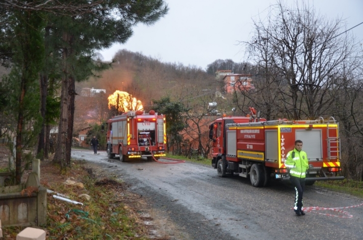 Vatandaşlar: "Kafamızın Üstünden Alev Topu Geçti"