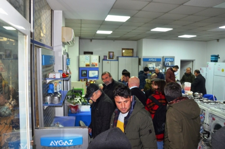 Fatsa’da Doğalgaz Kesilince Vatandaşlar Tüpçülerde Uzun Kuyruklar Oluşturdu