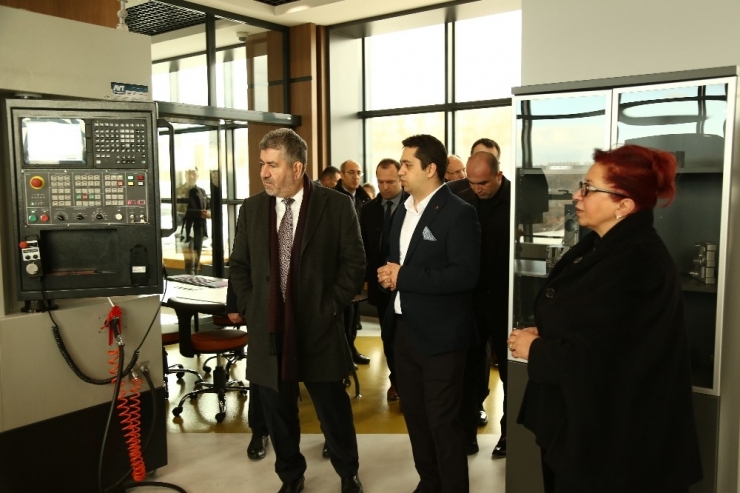 Sanayi Ve Teknoloji Bakan Yardımcısı Hkü’yü Ziyaret Etti